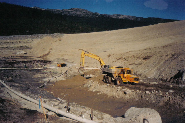 wellpoint dewatering around earth dam